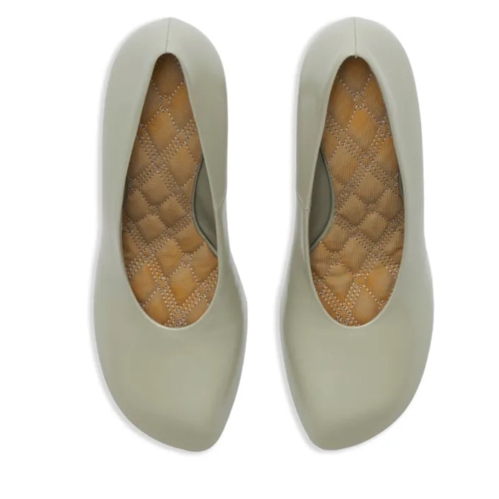 85mm Slip-On Leather Pumps in Pebble NIB